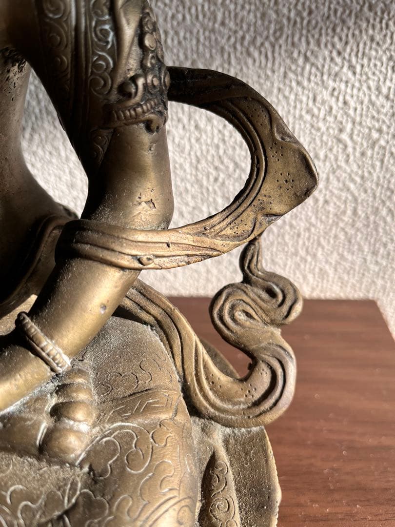 希少ネパール仏像白多羅菩薩ターラ菩薩 銅真鍮骨董品阿弥陀如来像 チベット 金銅像