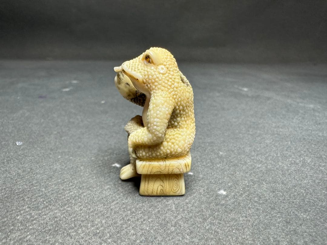 極上　根付　天然素材　アンティーク　和彫　置物　骨董　飾り物　古美術品　 置物
