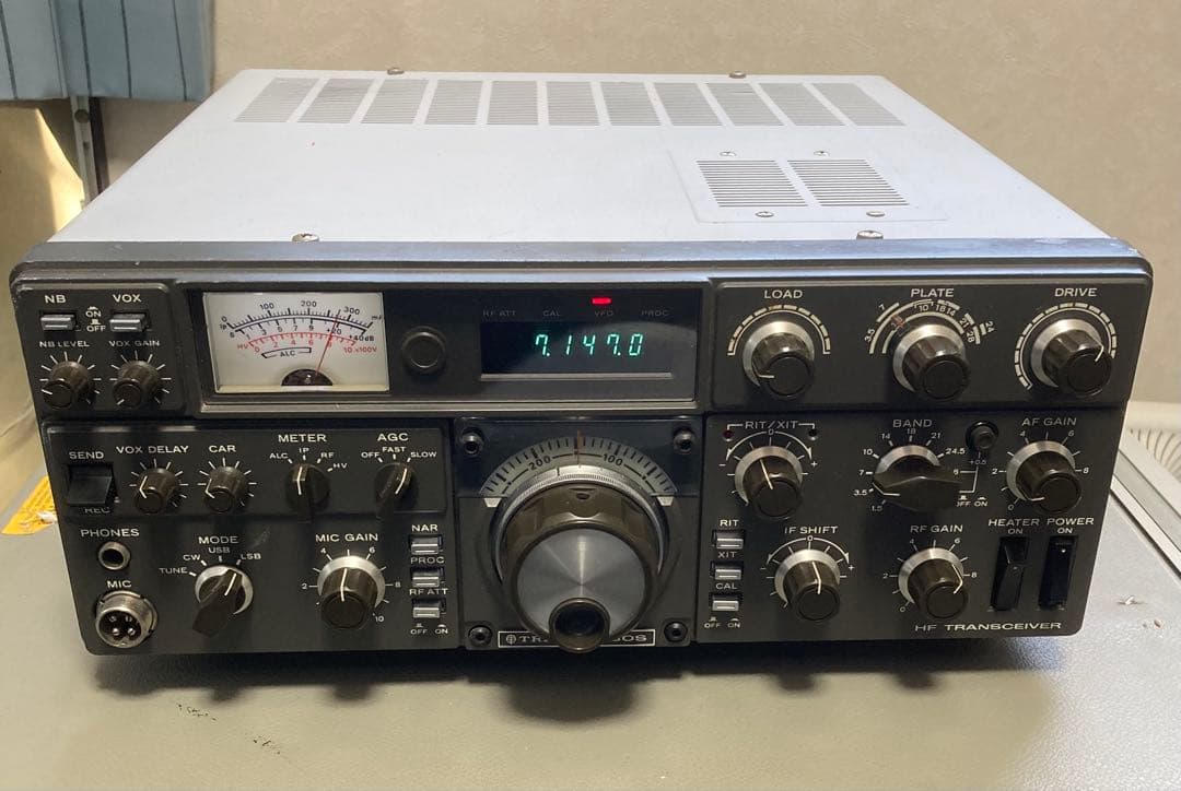 HFトランシーバー TS-530