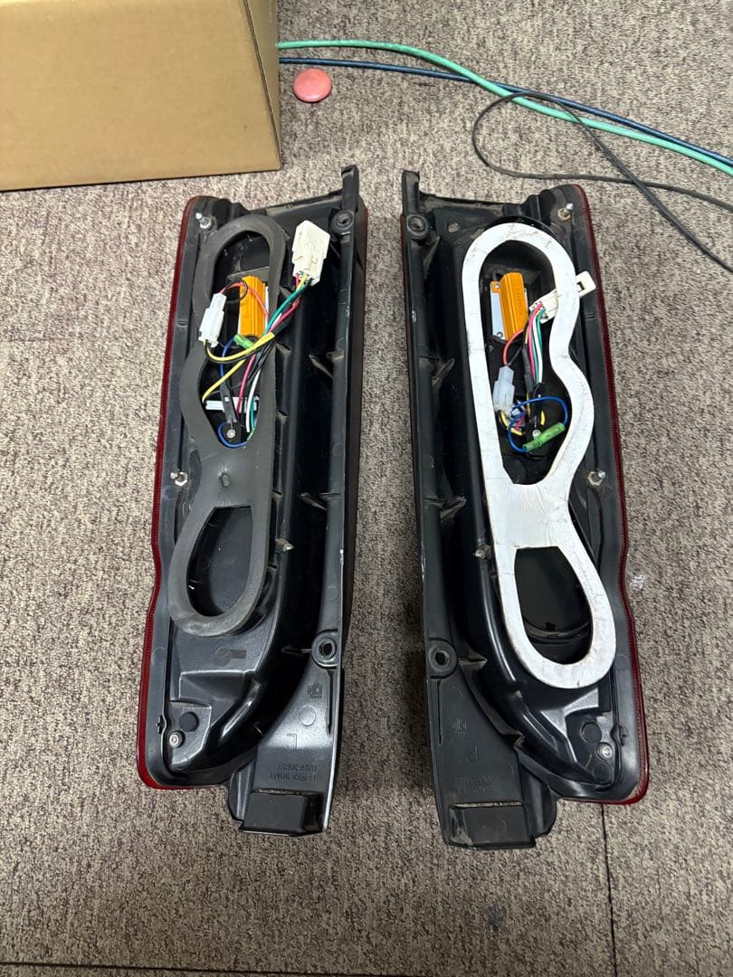 ハイエース　レガンス、バレンティ　LEDテールランプ