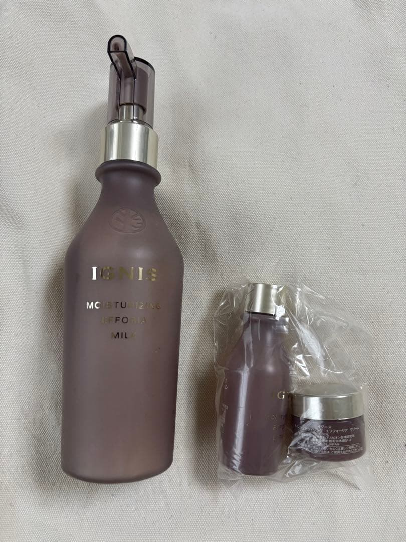 イグニス　モイスチュアライジング　エフフォーリアミルク　200g ミニセット付き