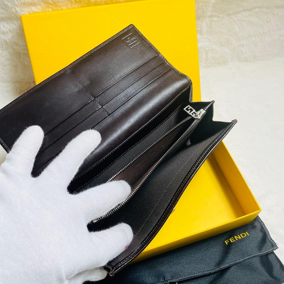 未使用級正規品FENDI フェンディ　ズッカ柄　ロングウォレット長財布　茶