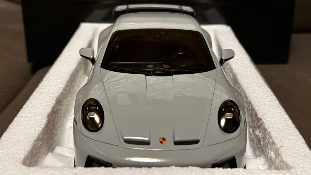 ラスト価格ミニチャンプス 1/18 ポルシェ911 (992) GT3 2021