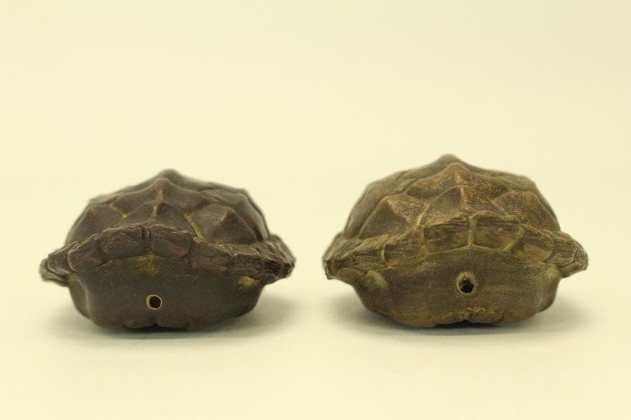 中国美術 紫泥 刻文字 亀甲羅 一対(HA532)