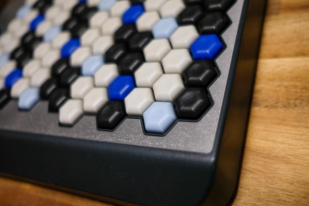 C-Thru Music AXiS-49 MIDIコントローラー