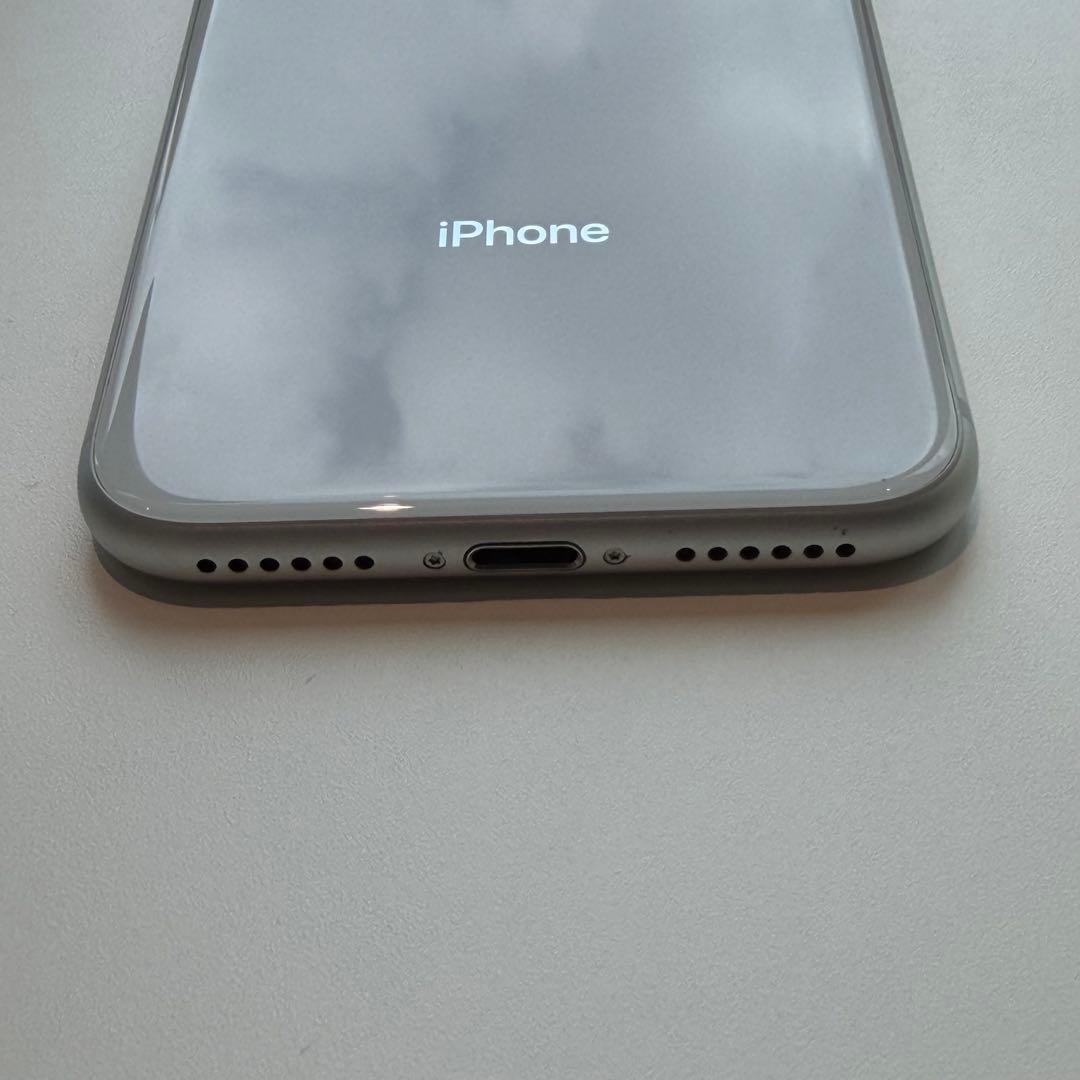 Apple iPhone 8 本体