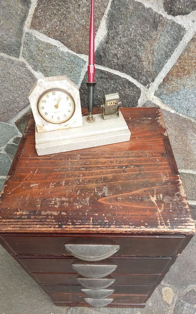 大正時代の収納家具　　アメリカンチックで渋め