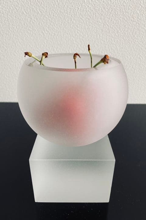 クロイツ 作 工芸ガラス 【白い肖像Ⅰ】 フロステッド サイン入り  オブジェ