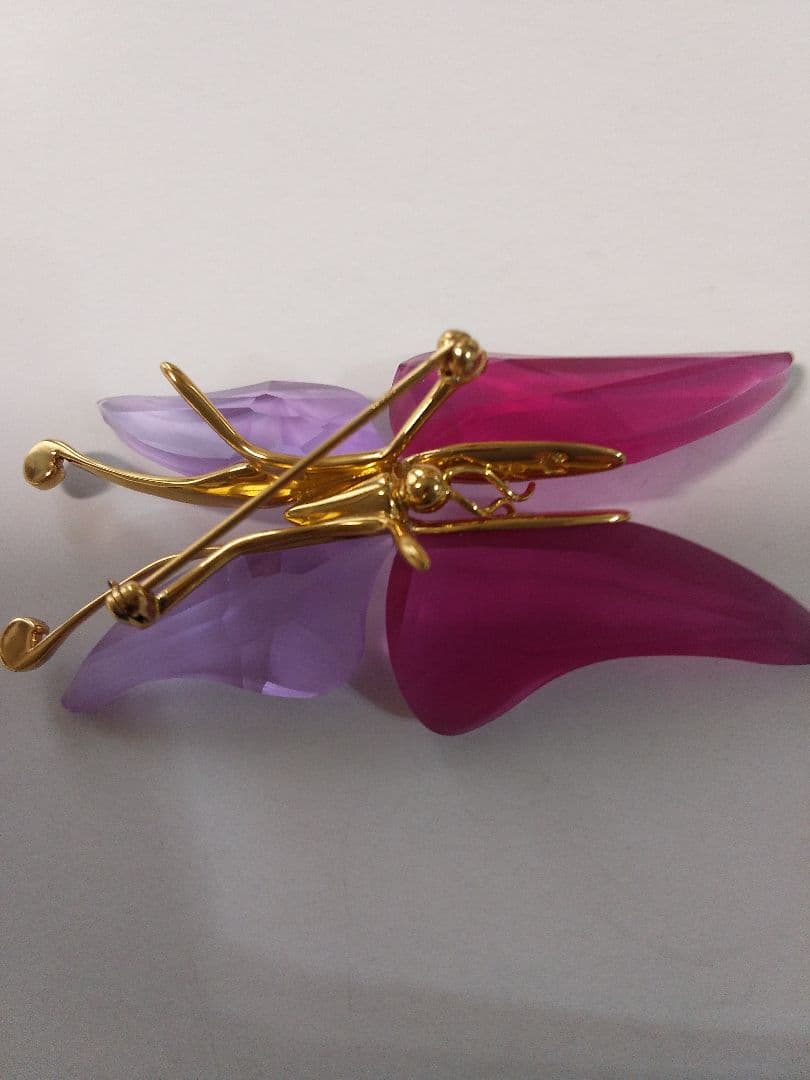 DANIEL SWAROVSKI 蝶のブローチ 紫 ピンク 稀少品 保証書付き