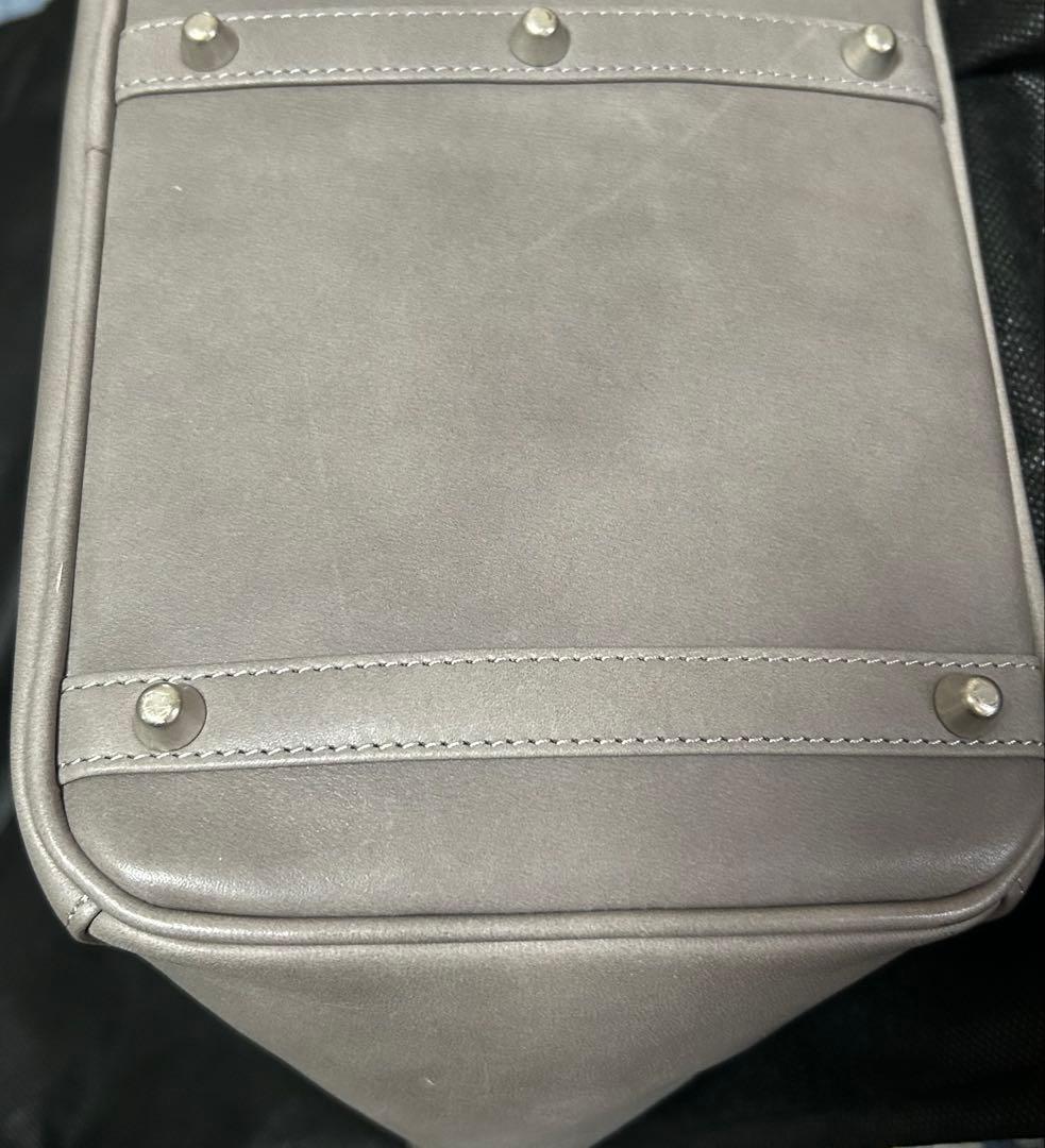 M.U.L. グレー レザーハンドバッグ