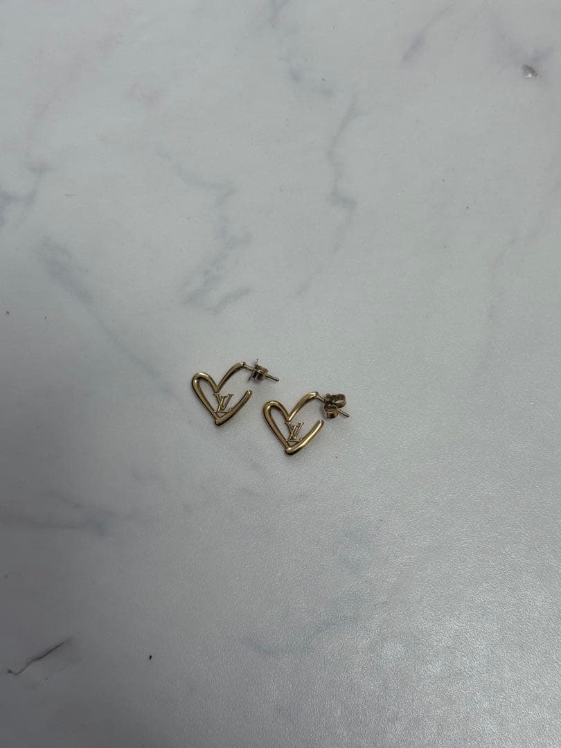 ルイヴィトン　LVピアス