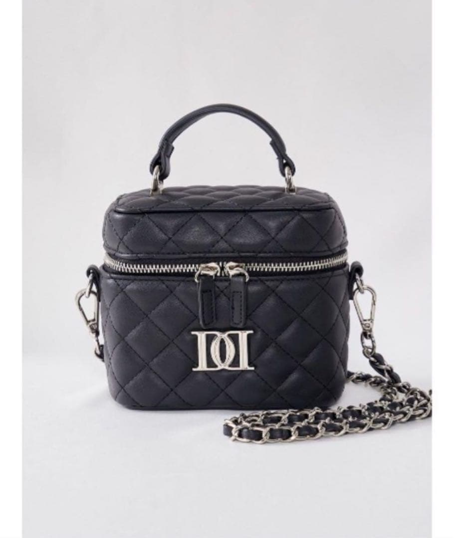 ダーリッチ バニティバッグ キルティングスクエアミニバッグ ブラック シルバー