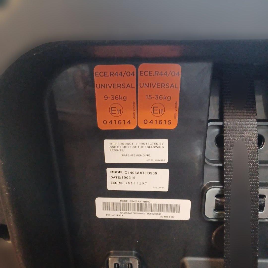 大人気☆　Joie Elevate チャイルドシート ジュニアシート　ブラック