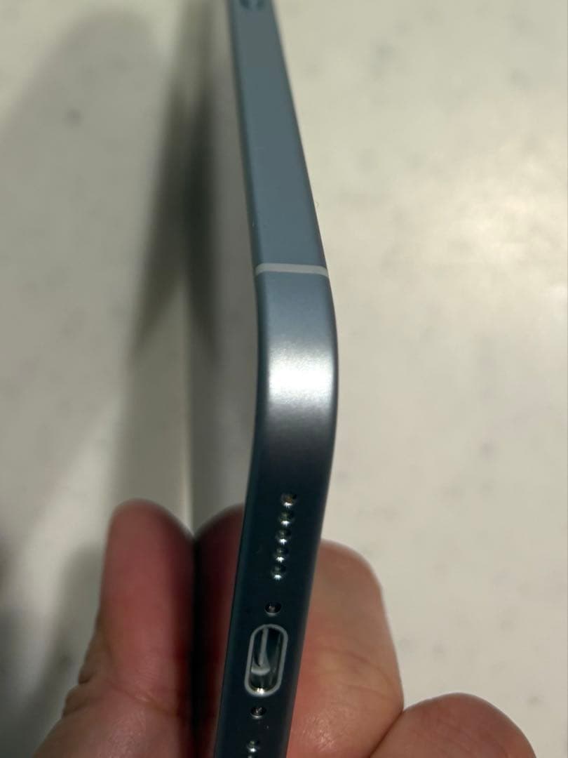 美品　iPhone15 128GB SIMフリー