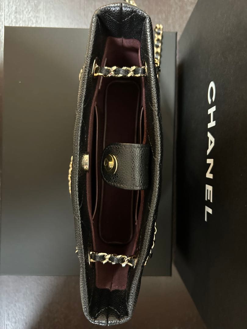 CHANEL シャネル　チェーンバッグ　黒　キャビアスキン