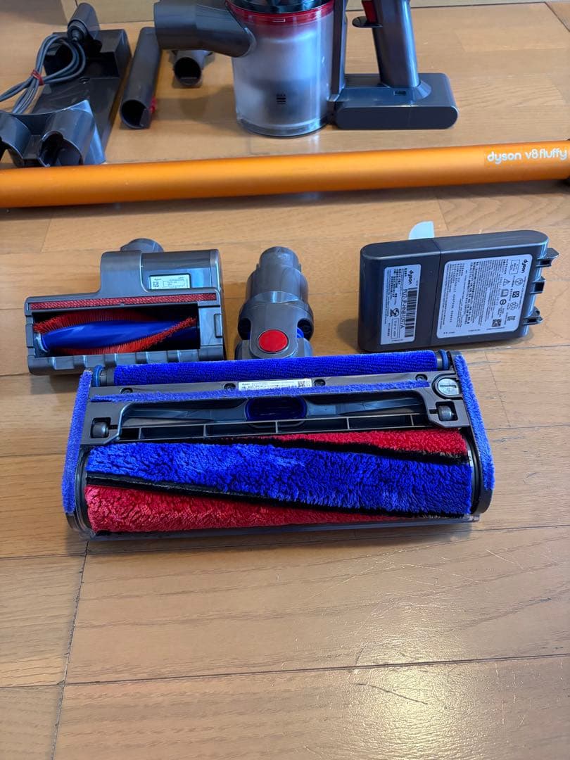 Dyson V8 Fluffy　分解清掃、消耗品全新品交換済み