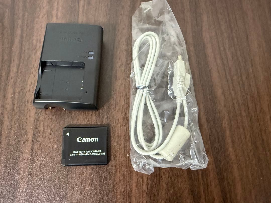 【美品】Canon IXY 100F キャノン　コンデジ