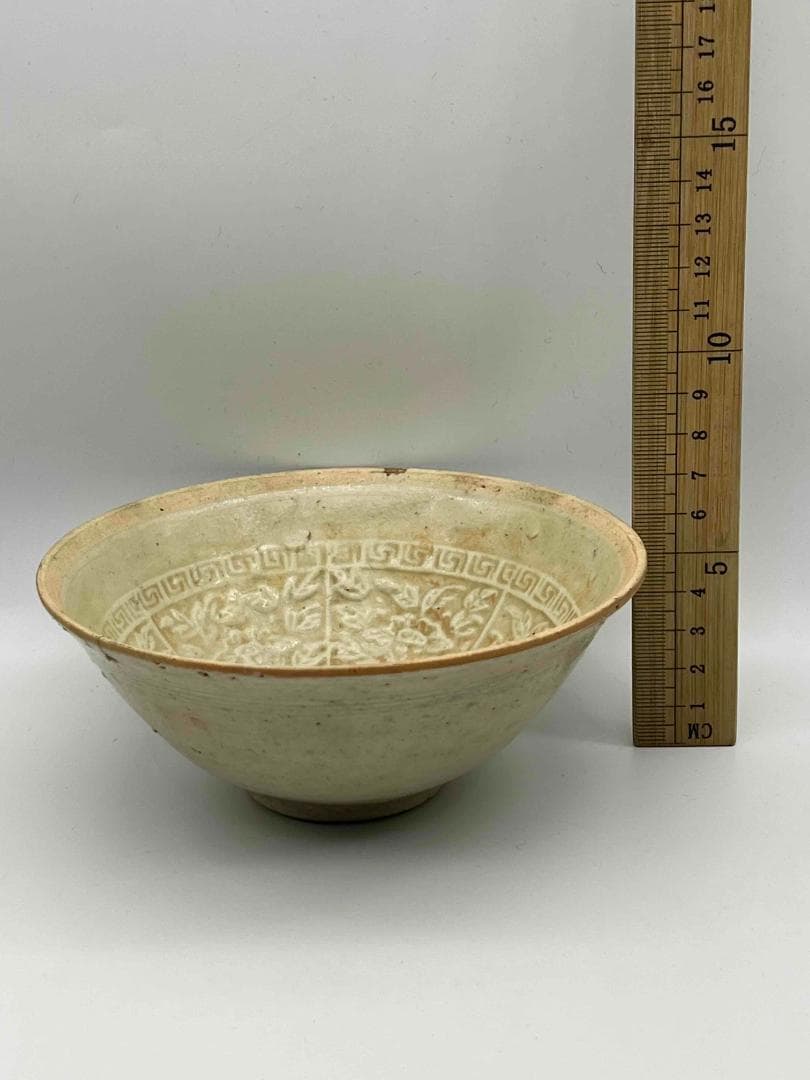 北宋時代　定窯　白釉模印花文茶碗　青磁　【旧家蔵出し】　影青(D-92)