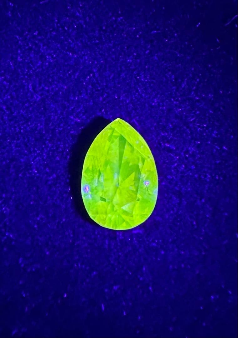 キンセール価格fancy brownish yellow orange