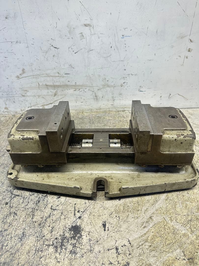 両締めマシンバイス　150 津田駒