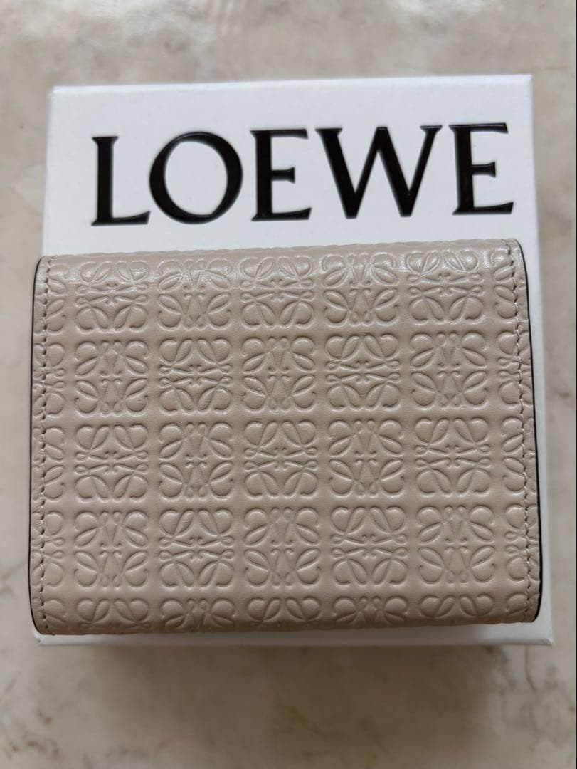 LOEWE　ロエベ　三つ折りウォレット