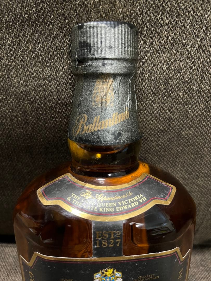 【バランタイン 12年 ゴールドシール】（700ml）