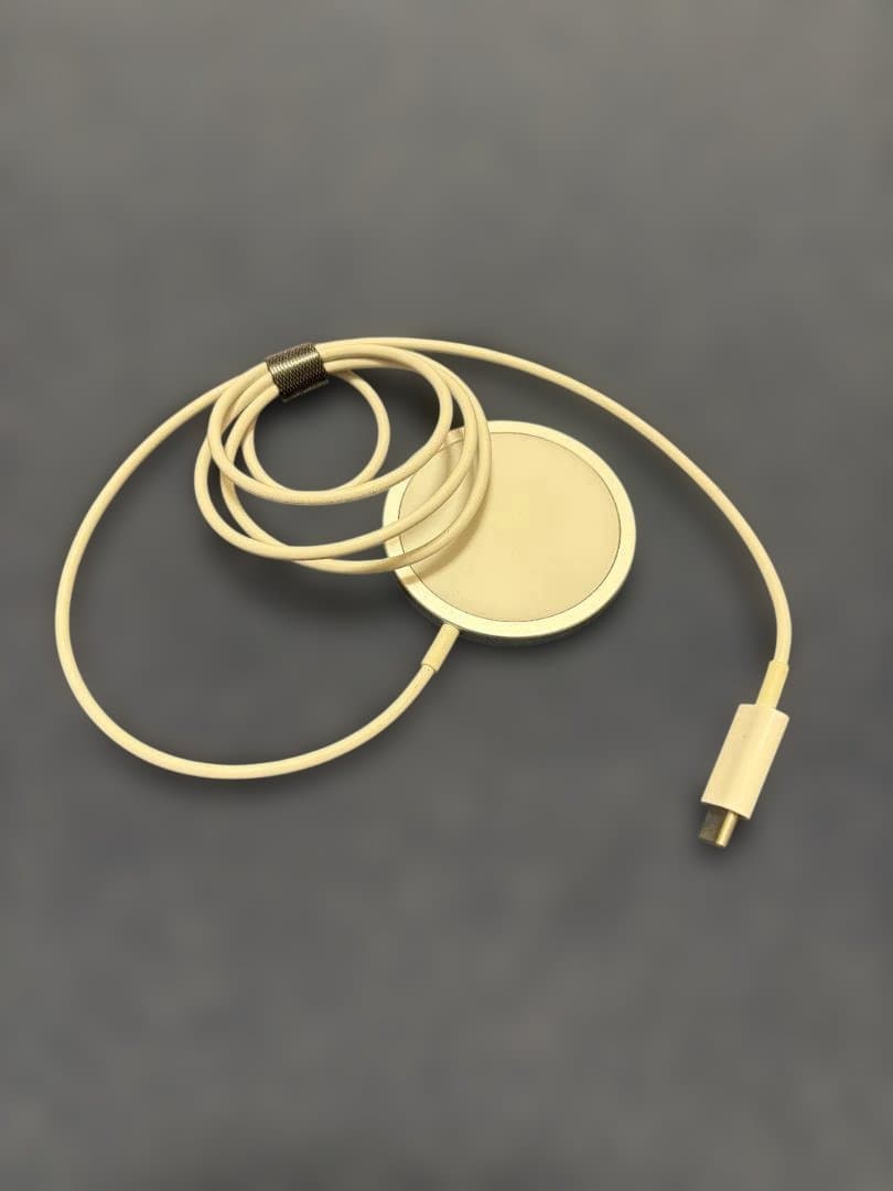 【美品】AirPods pro 第二世代 MagSafe (Lightning)