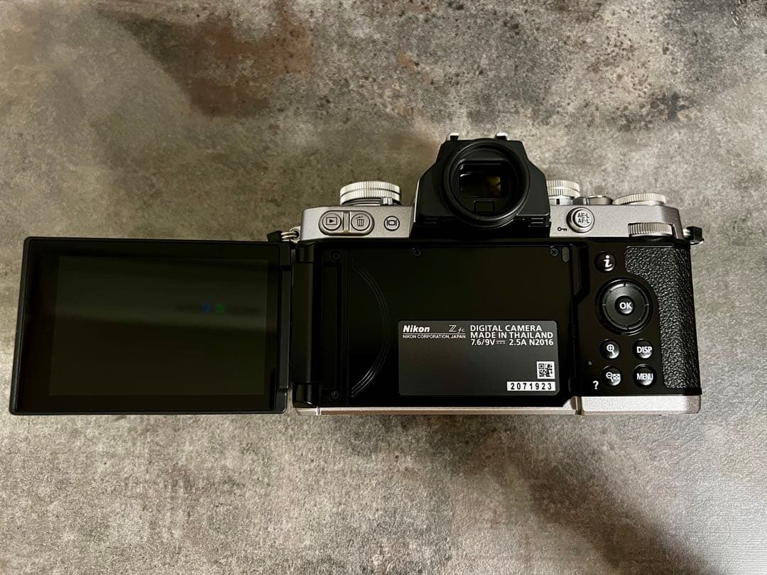 35%引き【1度だけの使用】Zfcレンズキット 付属多数・即撮影OK！