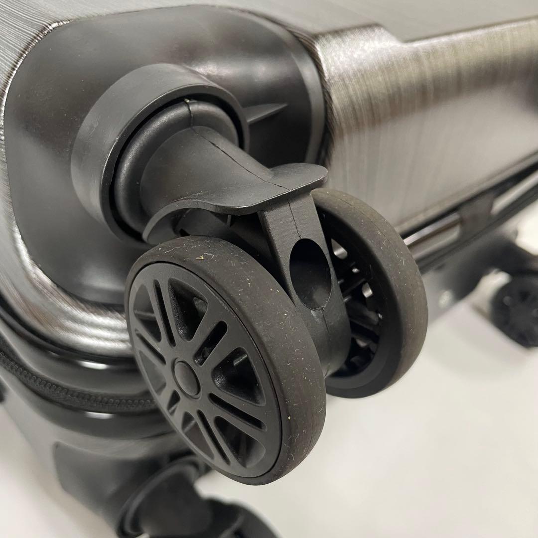 ポルシェ 軽量キャリーケース 機内持ち込み可