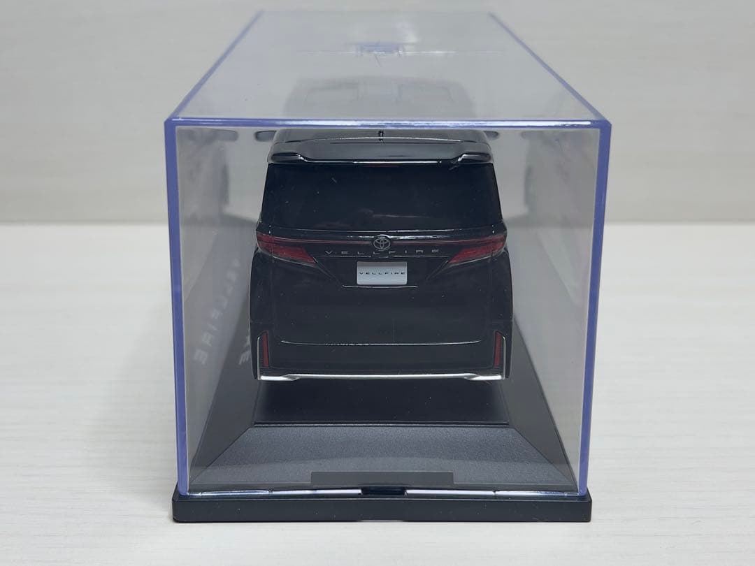 トヨタ ヴェルファイア 1/30 ミニカー 黒 カラーサンプル