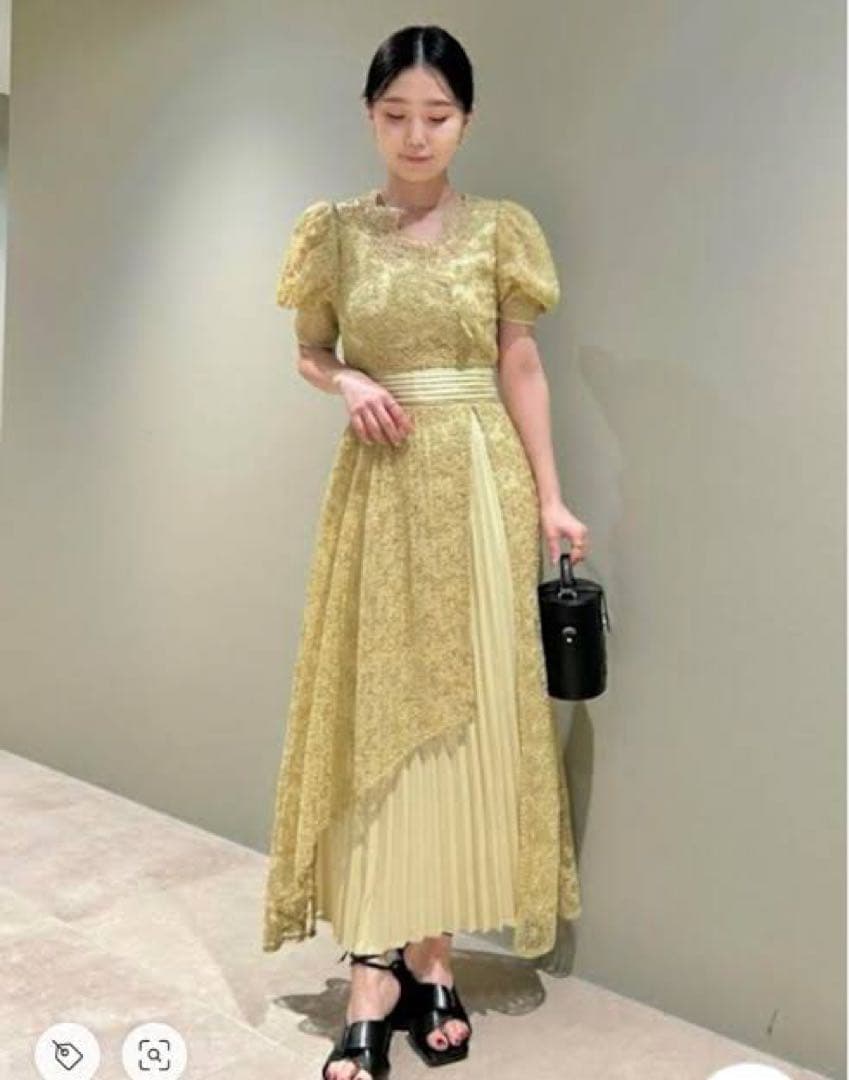 【値下げ】Lilly brown カシュクールフラワーレースドレス