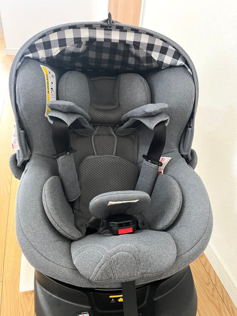 【美品】エールベベ KURUTTO 5iチャイルドシート/新生児〜