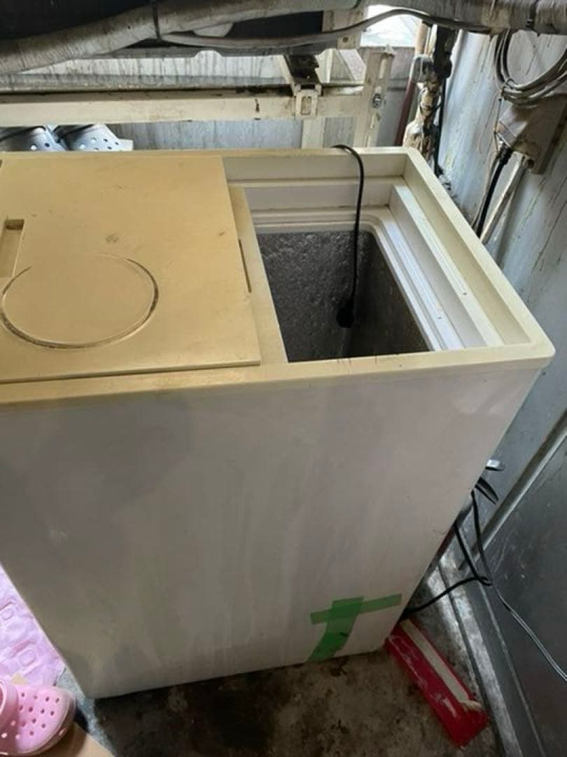 ￼業務用冷凍庫
