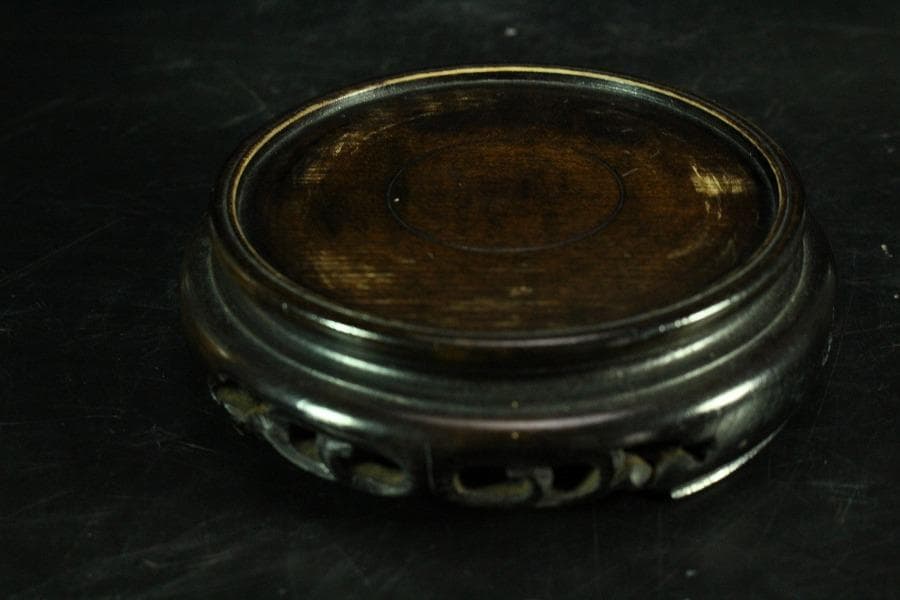 中国美術 色絵 女人鹿図 蝙蝠耳 花瓶 時代物 台付(K-A717)