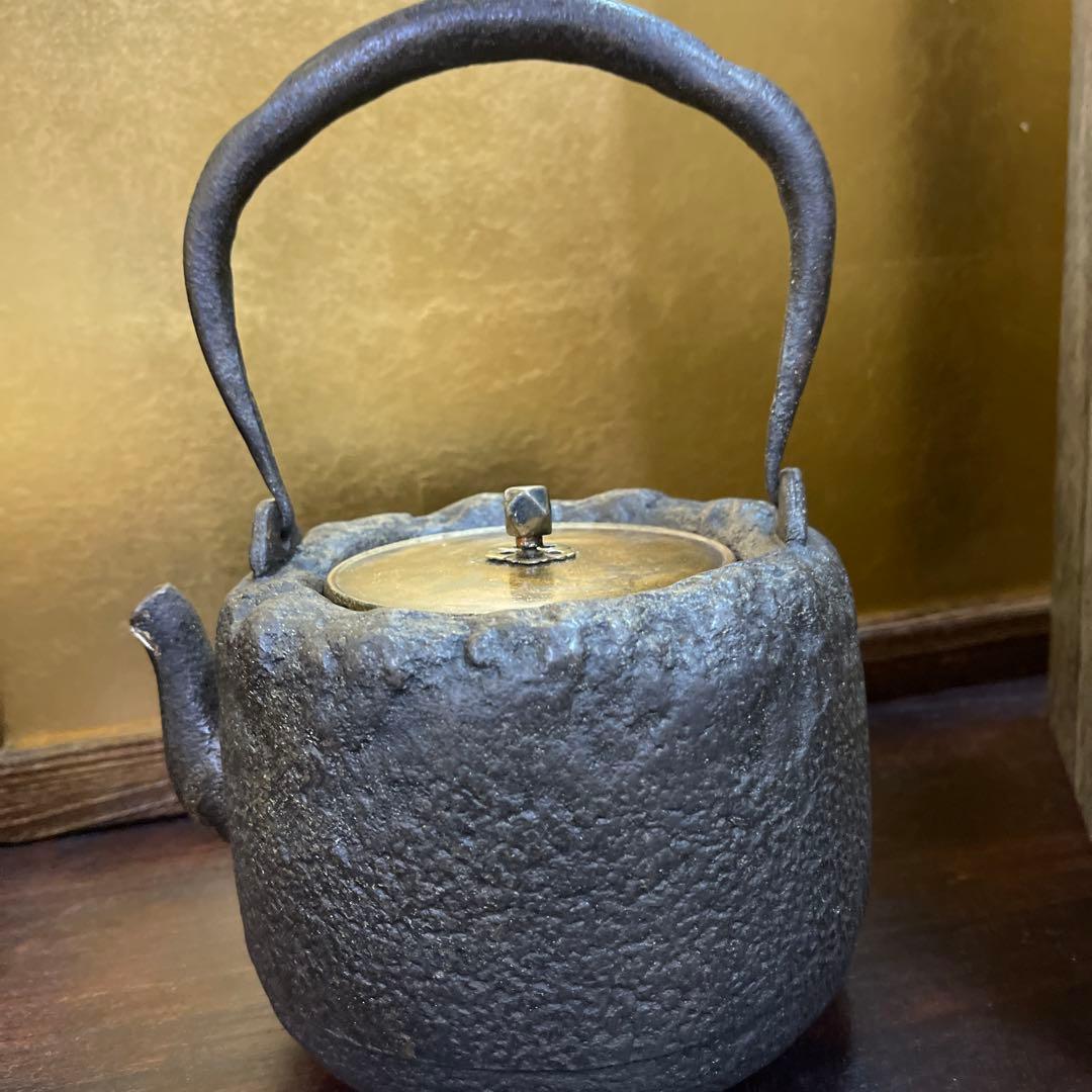 鉄瓶　晴寿堂造　錆あり
