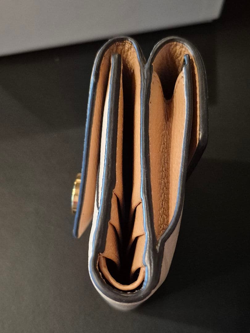 Chloé グレインレザー製Envelopeスモールトリフォールド 三つ折り財布