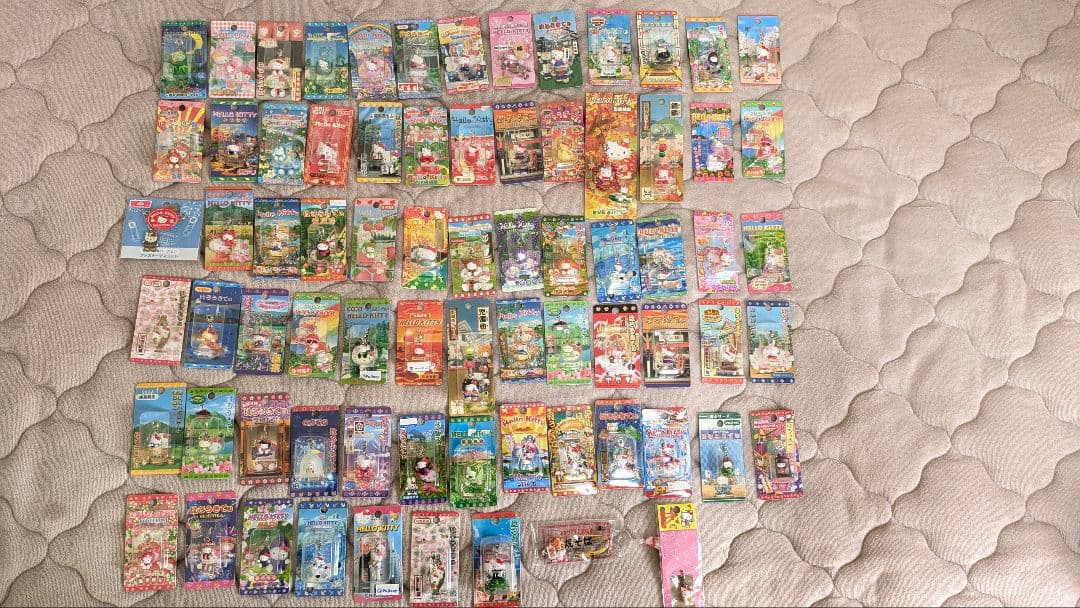 ご当地キティちゃんチャーム　74個まとめ売り
