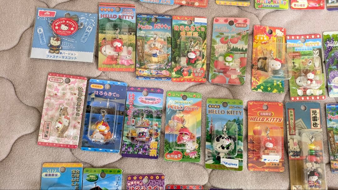 ご当地キティちゃんチャーム　74個まとめ売り