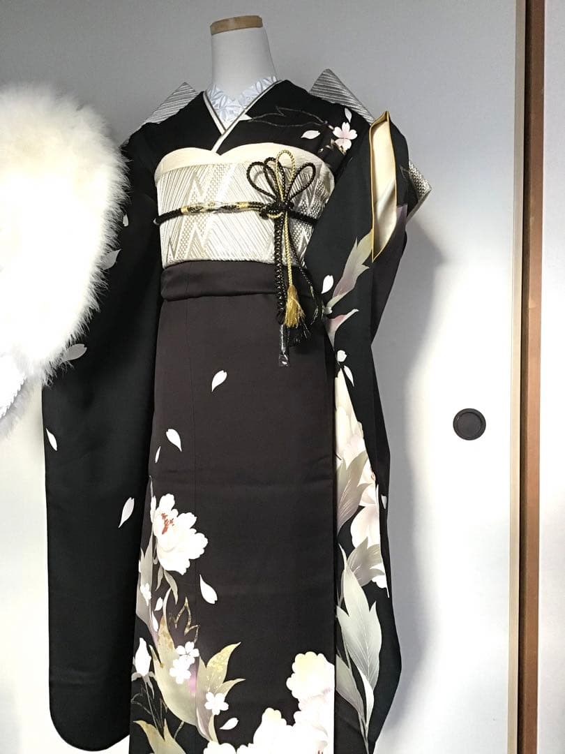ちゃむりんご 振袖フルセット　黒　濃茶　牡丹　正絹　シック　豪華　成人