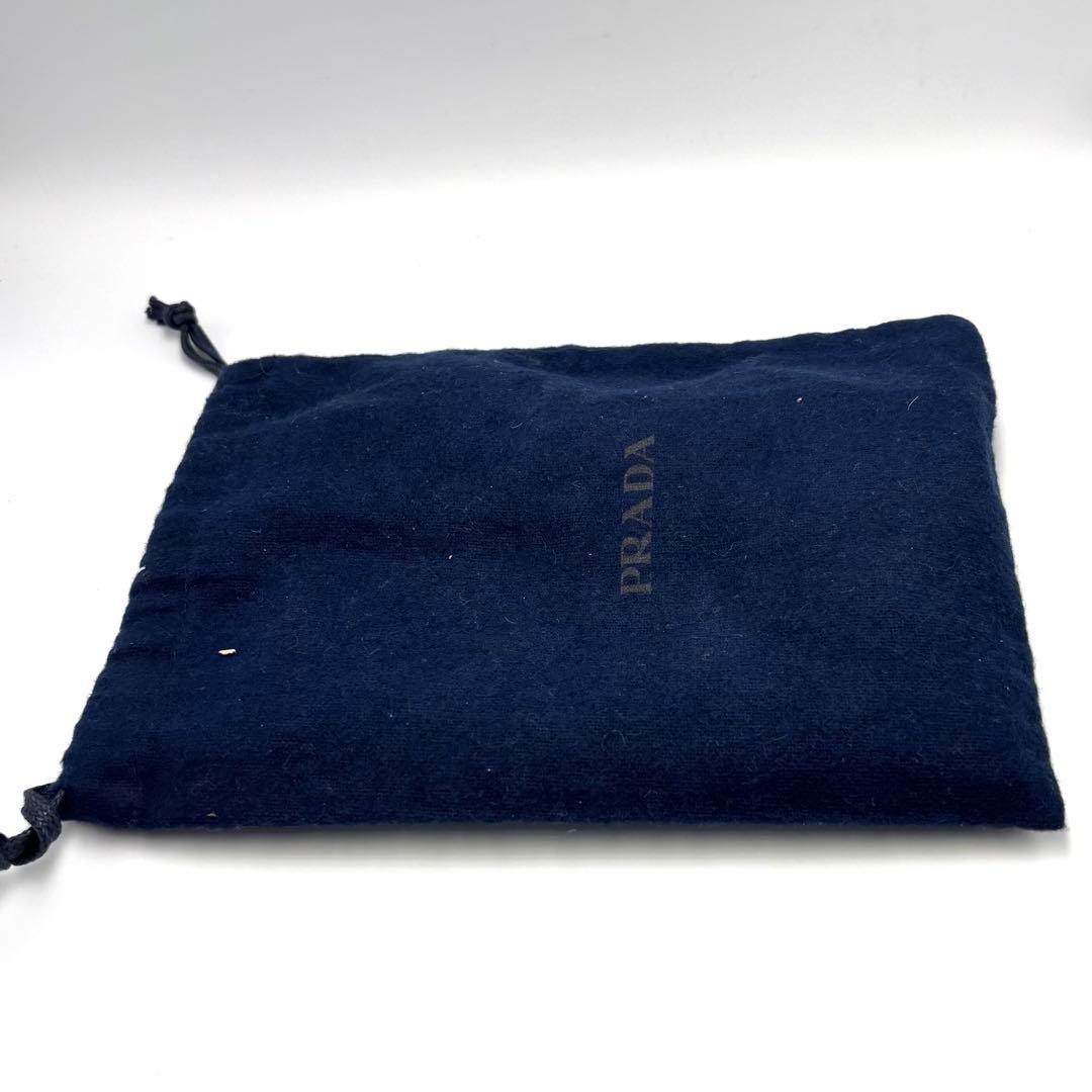 美品　プラダ　ナイロン/レザーブラック三つ折り財布　三角ロゴ　レディース　メンズ