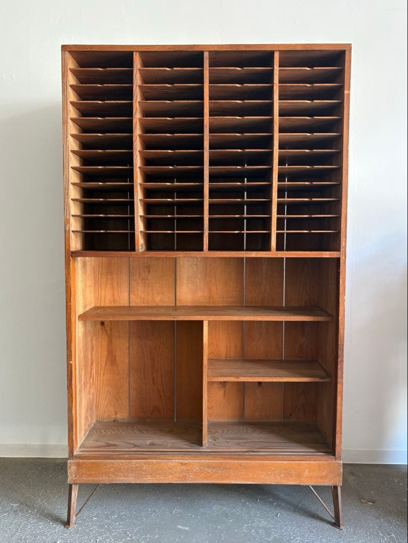 〈 アンティークラック 〉　郵便局棚　郵便局　仕分け棚 　飾り棚　送料込