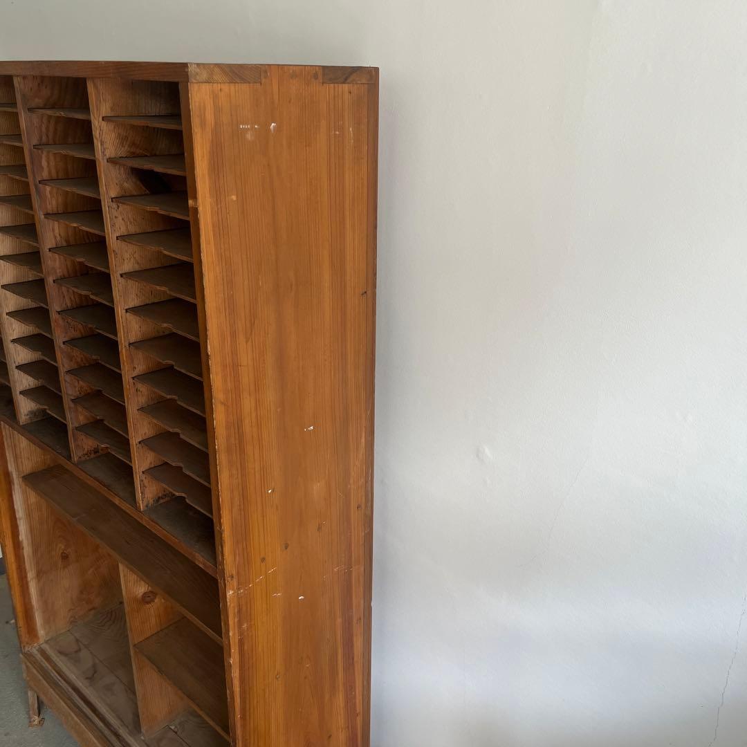 〈 アンティークラック 〉　郵便局棚　郵便局　仕分け棚 　飾り棚　送料込