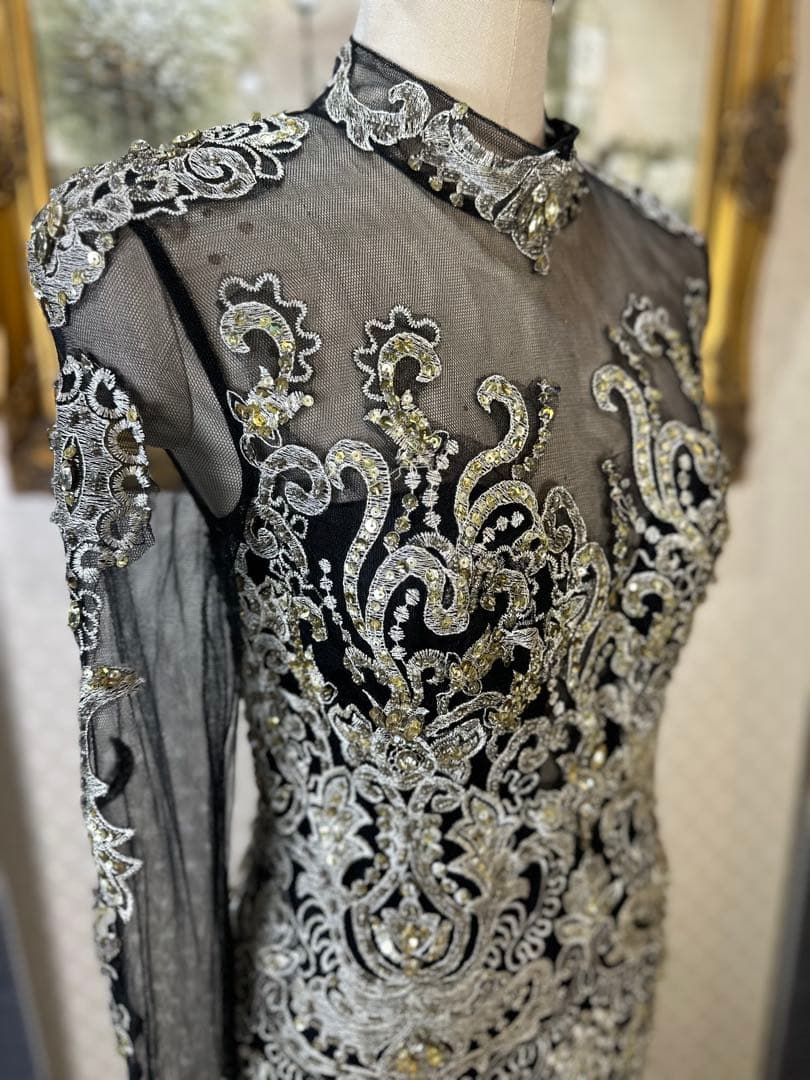 刺繍入り黒マーメイドドレス