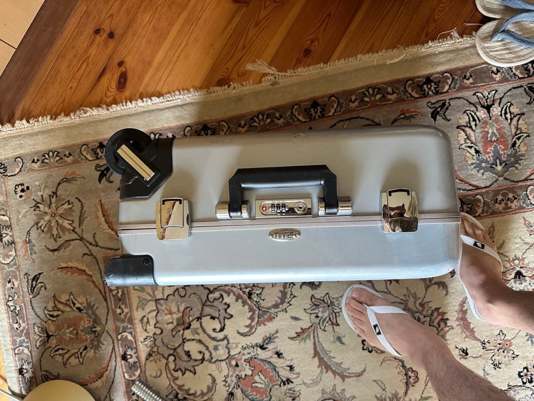 ゼロハリバートン　2輪　ポリカボネート　キャリーケース 31L中古品