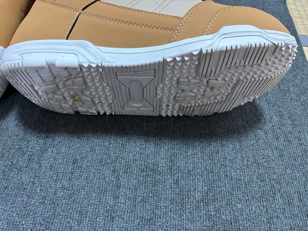 KISS MARK ベージュ スノーボードブーツ