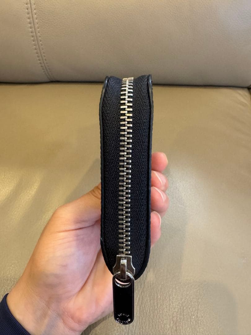 LOUIS VUITTON エピ ジッピー パース しろくま