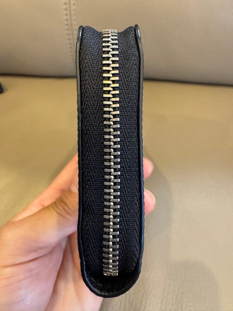 LOUIS VUITTON エピ ジッピー パース しろくま