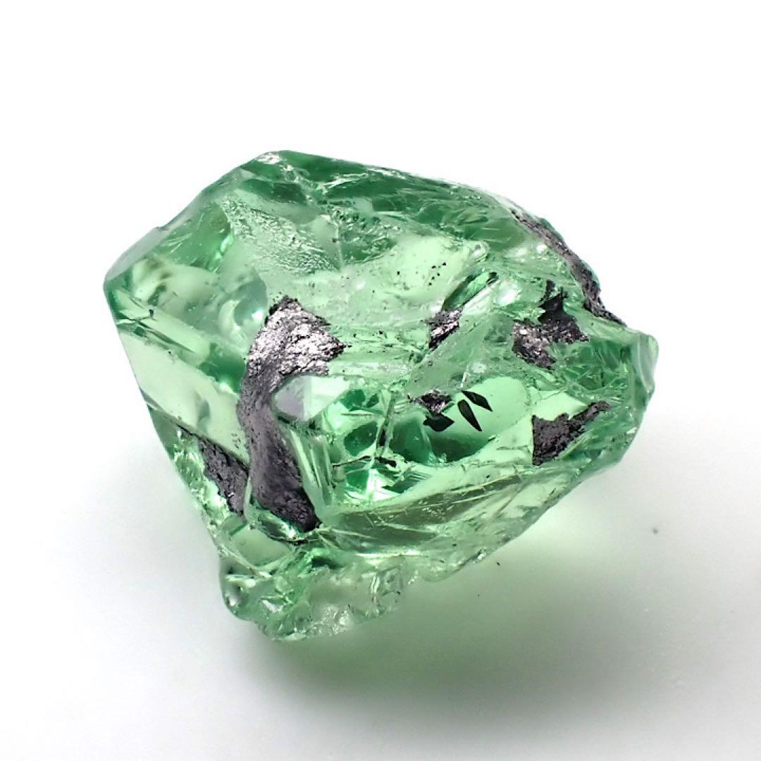 【タンザニア/メレラニ産】ツァボライト(グリーングロッシュラーガーネット)