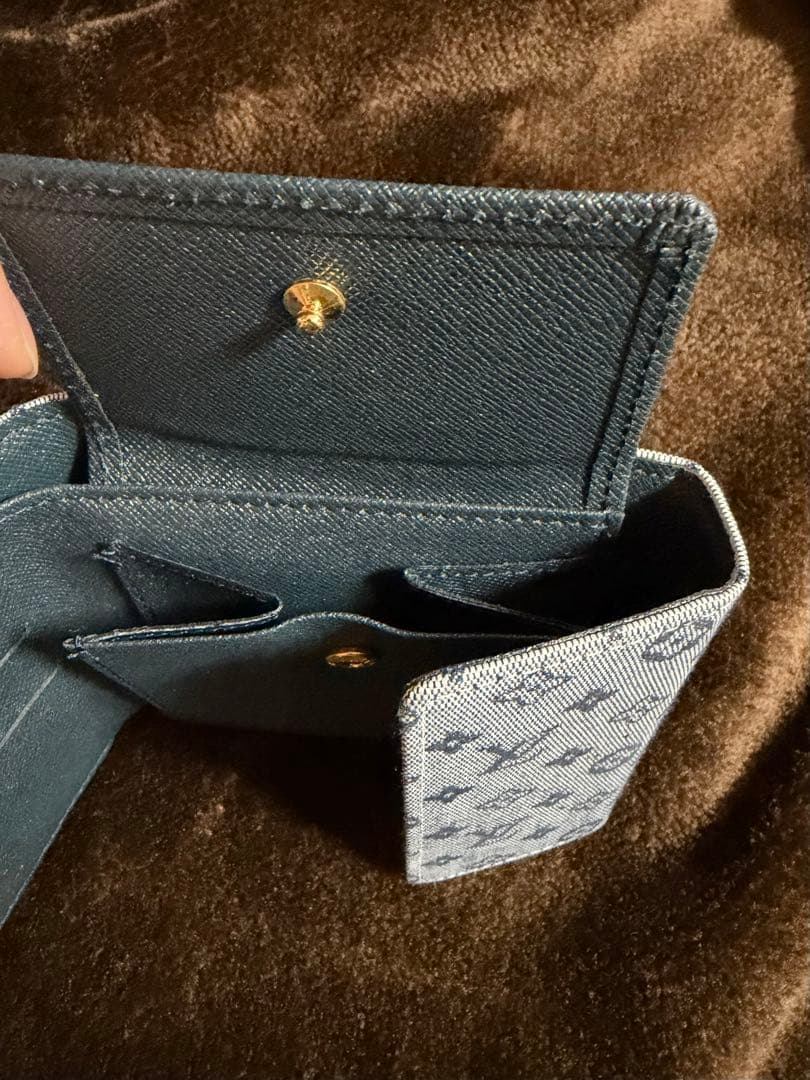 Louis Vuitton 二つ折り財布 グレー