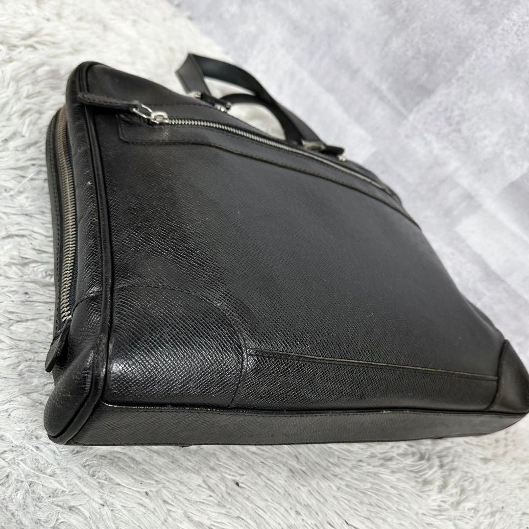 A4可 美品 ルイヴィトン レザー ビジネスバッグ タイガ イゴール 黒